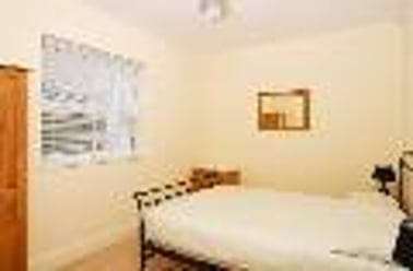 Hamilton Gardens, Near university, Plymouth - Image 3